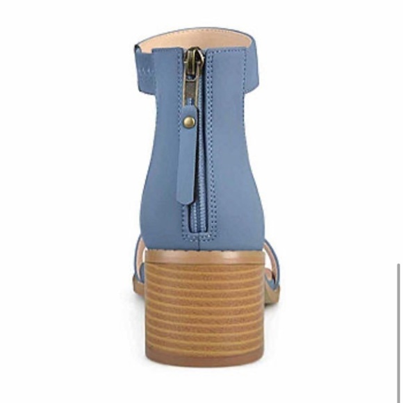 NEW IN BOX Journee Collection “Percy” Sandals. Blue. Women’s Size 7M - Picture 3 of 9